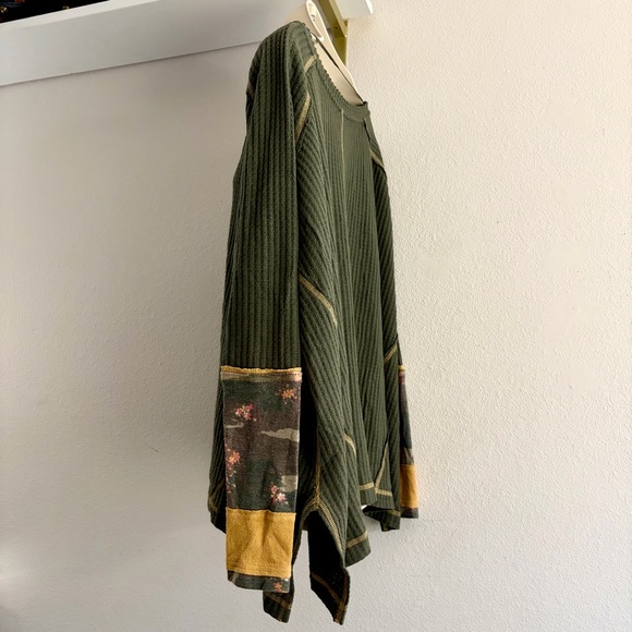 Free People Starlight Thermal Tunic Small Olive Waffle Knit Camo Cuff Oversized - Picture 5 of 13